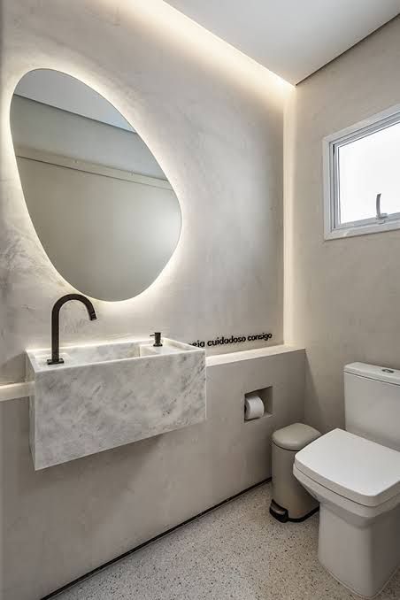 Douche vitrée contemporaine et vasque sur meuble suspendu