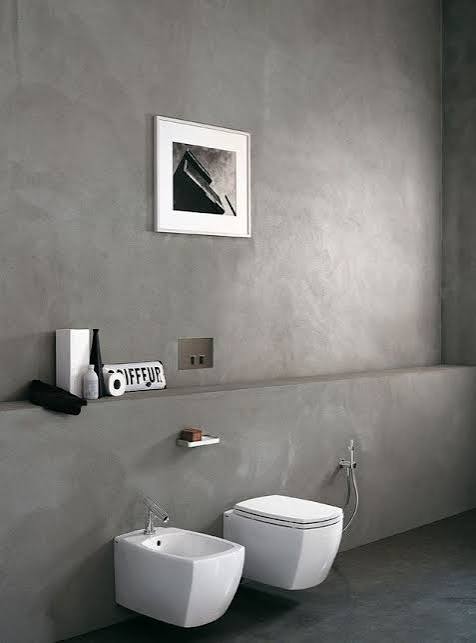 Salle de bain épurée avec douche à l'italienne