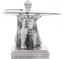 MNJKJHL Estatuas Decorativas Soporte para Pluma Caballero, Porta Plumas  Escritorio de Resina, Regalos para Hombre y Papá, Novio Etc (Plata)