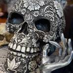 Calavera Gigante decorada con relieve floral, de resina, medidas 4x50 cm  aprox., Valor $180.000, Envíos a todo Chile y entregas en Metro Franklin.  Paga en cuotas con tu Tarjeta de crédito 💳! , ...