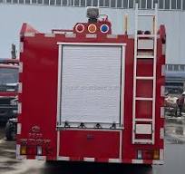 Japanese fire truck ISUZU 4000 liters firetruck 4tons loading capacity fire  engine, 8 seats fire truck