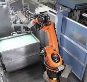 Automated die‑casting cell for high precision | KUKA Global