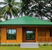 🇵🇭This structure brilliantly updates the traditional tropical Bahay Kubo  aesthetic. The primary material is simulated woven bamboo (sawali)  panelling on the exterior walls, delivering a distinct, ...