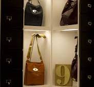 20 Creative Bag Display Ideas for Retail | KSF Global