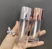 30ml Custom logo OEM Plastic Empty Cosmetic Liquid Foundation Bottle Round  Silver clear Foundation Stick with Huge Brush Wand
