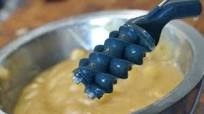 Vorterant pumping high viscose fluid with particles - also somehow self  cleaning. Yes this is extra food safe potato mash.
