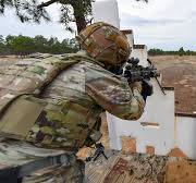 DVIDS - Images - Combat medics use the M249 light machine ...