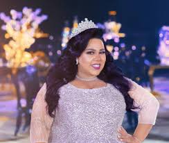 أكثر من 10 موديلات تسريحات عرايس مناسبة لكل شكل وجه