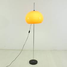 Design Stehlampe 70er
