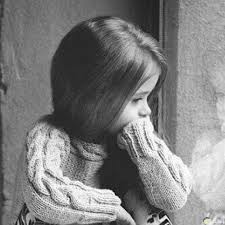 اجمل الصور الحزينة للبنات و خلفيات أبيض و أسود روعة