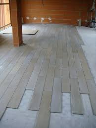 Pose Carrelage Imitation Bois 43 Messages Poser Du Carrelage Carrelage Imitation Bois Carrelage Imitation Parquet