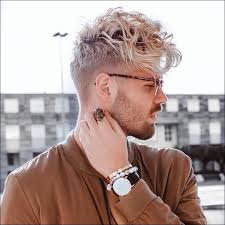 Hipster Frisur Ideen Und Stylingtipps Fur Manner Und Frauen Frisuren Frauen Frauen Frisur Fr Hipster Frisur Frisur Undercut Lockige Haare Schneiden