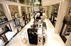 Un Nouveau Printemps Ouvert Du Lundi Au Dimanche Au Carrousel Du Louvre Stillinparis Luxury Luxury Design Shop Interior Design