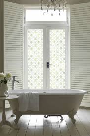 Le Film Adhesif De Vitrage Est Pour La Decoration Facile Et Jolie De Vos Fenetres Archzine Fr Occultant Fenetre Salle De Bain Sans Fenetre Film Occultant