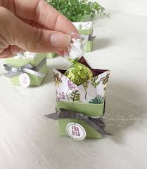 Pop Up Schachtel In Mini Fur Lindt Pralinen Geschenkbox Basteln Kleine Geschenke Basteln Schachteln Basteln