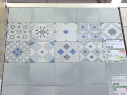 Deco Carrelage Aspect Carreaux Ciment Revisites Abk Docks Carrelages Du Marais Leroy Merlin Castorama Fashion Maman Carreaux Ciment Carrelage Stickers Carrelage