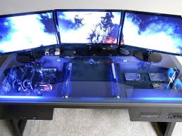 It S Setup Saturday Sunday Kyle D Shows Us Why He May Be King Of The Desk Rigs Schreibtisch Setup Spielaufbau Gaming Schreibtisch