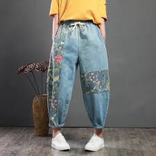 Vintage Patch Designs Loose Harem Jeans Bukserjeans Designs Harem In 2020 Kleidung Selbermachen Indie Kleidung Umgestaltete Klamotten