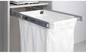 Panier A Linge Coulissant Et Autres Accessoires Pour Finaliser Votre Dressing Accessoire Dressing De Fab Amenagement Placard Panier A Linge Panier Linge Sale