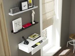Comment Poser Une Tablette Avec Une Fixation Invisible Etagere Cadre Cadre Photo Blanc Etageres Creatives