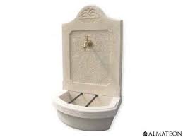 Fontaine Murale En Pierre Reconstituee Modele Yucca Dimensions 50 X 34 X 92 Cm Fontaine Murale Fontaine Exterieur Parement Mural