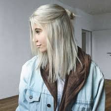 Melina Sophie Haar Styling Hipster Frisur Medium Haare
