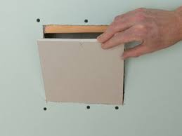 How To Repair Large Holes In Drywall Projets De Bricolage Et Loisirs Creatifs Placo Trucs Et Astuces Maison