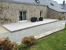 Realisation D Une Terrasse En Carrelage Sur Plots Pour Une Longere En Pierre Carre Terrasse Carrelage Sur Plot Terrasse Carrelee Carrelage Exterieur Sur Plot