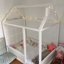 Le Lit Maison Cabane De Zoe Ikea Hack Lit Kura Amenagement Chambre Bebe Lit Maison Lit Enfant Rangement