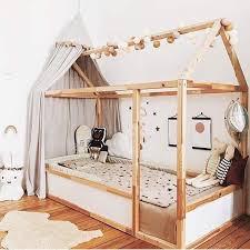 Epingle Par Kelly Meirsman Sur Enfant En 2020 Deco Chambre Enfant Lit Ikea Kura Idee Deco Chambre Bebe