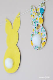 Ostergirlande Basteln Diy Bastelidee Fur Ostern Mit Osterhasen Vorlagen In 2020 Kinder Basteln Und Malen Ostern Basteln Mit Kindern Osterhasen Girlande Basteln