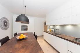 Cuisine Blanche Et Bronze Interieur De Cuisine Deco Petite Cuisine Cuisine Noire