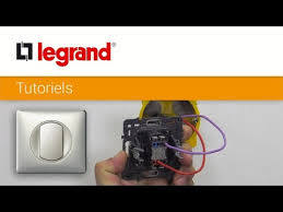 Interrupteur Va Et Vient Lumineux Voyant Fourni Appareillage Saillie Blanc Espace Grand Public Legrand
