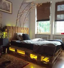 Comment Faire Un Lit En Palette 52 Idees A Ne Pas Manquer Lit En Palette Idees De Meubles Tete De Lit Palette