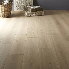 Sol Stratifie Artens Plus Ep 7 Mm Decor Chene Blanchi Sol Stratifie Chene Blanchi Revetement Sol