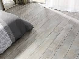 Des Sols Souples Pratiques Leroy Merlin Sol Vinyle Sol Pvc Imitation Parquet Sol Vinyle Imitation Parquet