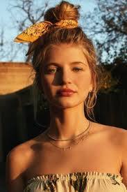 Frisuren Mit Tuch 8 Geniale Looks Zum Nachstylen Schal Frisuren Frisuren Mit Bandana Frisuren