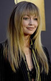 Lange Haarmodelle Langhaarfrisuren Stufig Fransig Mit Pony Fransig Langhaarfrisuren Pony S Long Hair Styles Men Hairstyles With Bangs Long Hair Styles