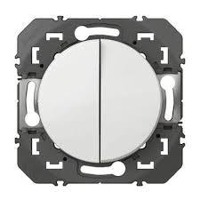 600002 Double Interrupteur Ou Va Et Vient Dooxie 10ax 250v Finition Blanc Espace Pro Legrand