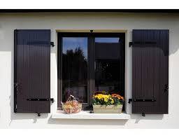 Les Volets Battants En Aluminium Allient Parfaitement Tradition Et Modernite Tout Comme Les Volets Roulants Volets Battants Aluminium Volet Battant Volet Pvc