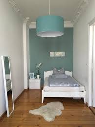 Wunderschones Zimmer Mit Dielenboden Wand In Turkis Und Flauschigem Teppich Wohnen In Berlin Berlin Wohnung Ideen Fur Kleine Zimmer Kleine Zimmer Wohnung