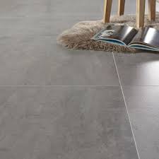 Dalle Pvc Adhesive Caractere Distinctive Light Sugar Gerflor 60 90 X 60 90 Cm Cuisine Avec Images Dalle Pvc Dalle Sol Pvc Dalle Pvc Adhesive