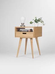 Table De Nuit Table De Chevet Table D Extremite Avec Un Tiroir Et Etagere Ouverte Moderne Du Milieu Du Siecle En Bois De Chene Skandinavische Mobel Etsy Mobel Coole Mobel