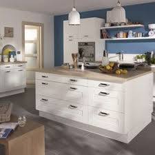 Casto Modele Kadral Cuisine Blanche Plan De Travail Bois Mur Bleu Cuisine Blanche Meuble Cuisine Et Cuisine Blanche Et Bois