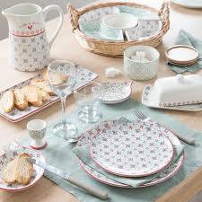 Assiette Plate Cocotte En Faience D 27 Cm Maisons Du Monde Vaisselle Maison Du Monde Assiettes Plates Assiette A Dessert