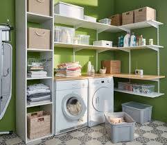 Creez Votre Buanderie En Composant Des Rangements Sur Mesure A L Aide De Tablettes Cremailleres Et Consoles Q Buanderie Meuble Buanderie Amenagement Buanderie