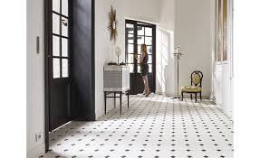Sol Vinyle Presto Carrelage Blanc Avec Cabochon Noir Rouleau 4 M Saint Maclou Sol Vinyle Dalle Pvc Carrelage Noir Et Blanc
