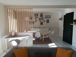 Apprendre A Faire Soi Meme Une Claustra Interieure Bois Realiser Soi Meme Le Montage De La Cloison Plaque De Pla Claustra Bois Interieur Claustra Bois Cloison