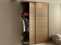Des Portes De Placard Coulissantes Et Pratiques Leroy Merlin Porte Placard Coulissante Porte Placard Placard Coulissant