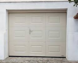 Porte De Garage Sectionnelle Avec Portillon La Toulousaine Interior Design Bedroom Bedroom Interior Outdoor Decor